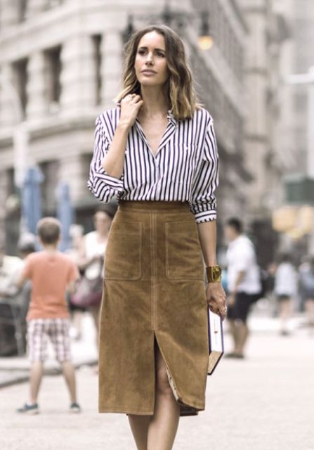 16 Comfy And Feminine Suede Skirt Outfits - Styleoholic