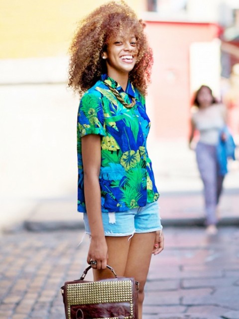 Cheerful Summer Outfits With Tropical Prints