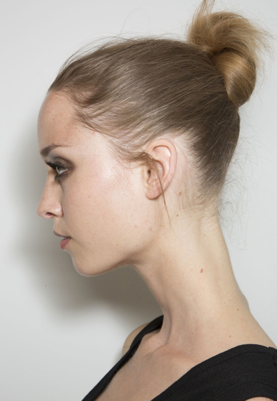 Picture Of trendy hairstyles of this fall from fashion runways  3