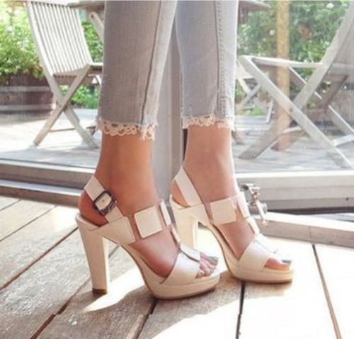 Gentle And Feminine Sandals For This Summer