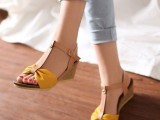 14 Gentle And Feminine Sandals For This Summer3