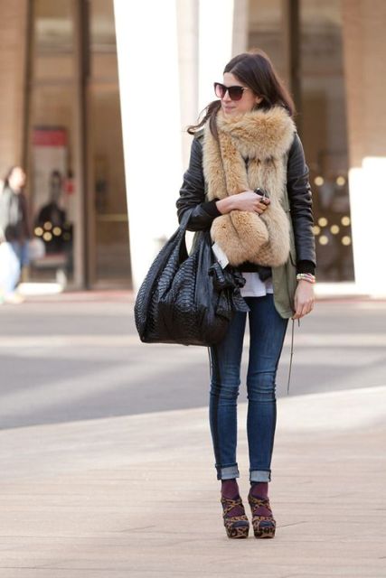 Fall Outfit Ideas With Faux Fur Stoles