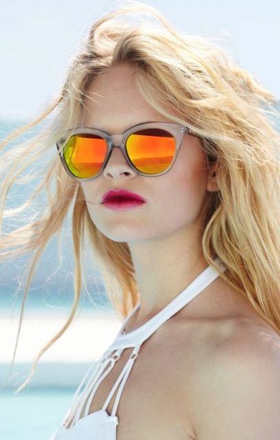 Picture Of Sexy Looks With Mirrored Sunglasses 14