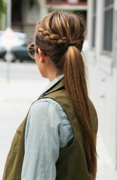 Chic And Easy Windy Weather Hairdos