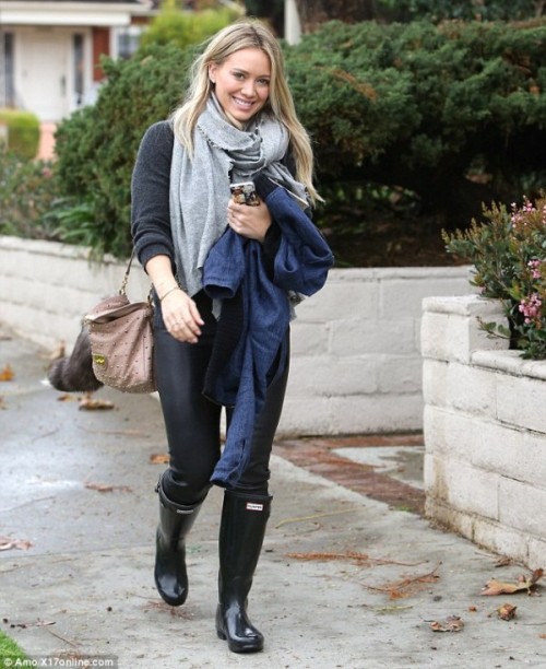 Chic Ways To Wear Rain Boots This Fall