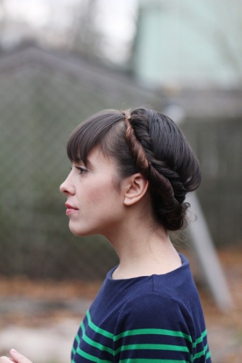 Pretty Twisted Hairstyles For Summer