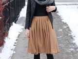 16 Feminine Pleated Midi Skirt Outfits For Fall And Winter