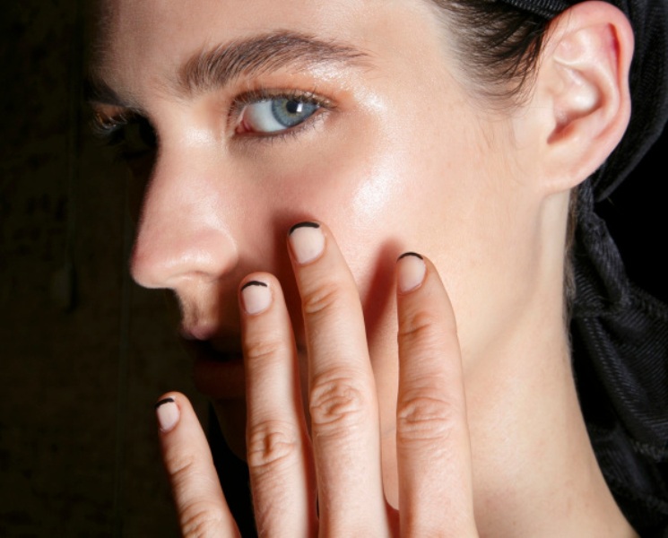 Ways to spice up your casual french manicure  4