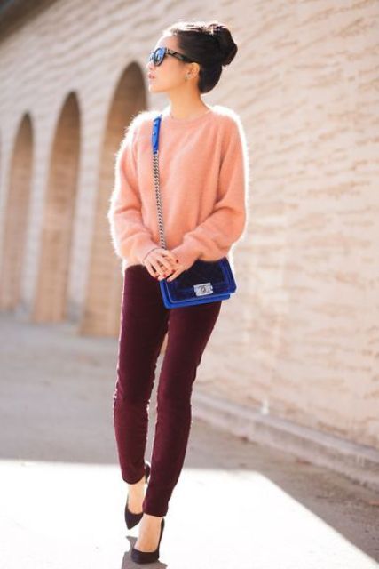 Picture Of Comfy Fall Outfit Ideas With A Fuzzy Sweater 16