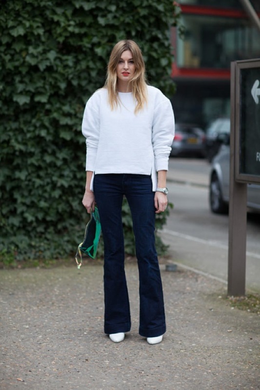 Picture Of stylish ways to wear flared jeans  15