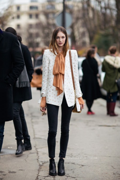 Cool Ideas To Wear A Scarf Stylishly This Spring