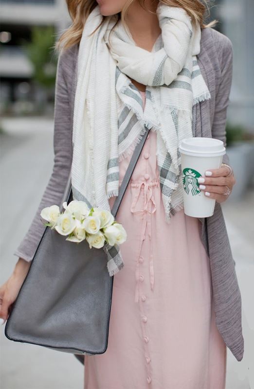 Cool ideas to wear a scarf stylishly this spring  9