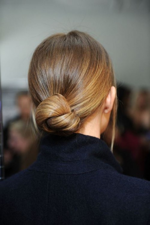 19 Stylish Pulled Back Hairstyles For Long Locks - Styleoholic