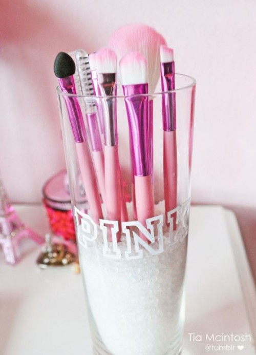 Cool Makeup Brush Holders Every Girl Needs
