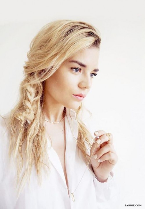 Effortlessly Chic Vacation Hairstyles To Recreate