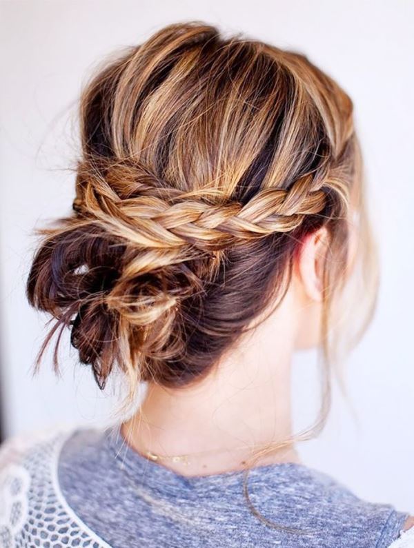 Effortlessly chic vacation hairstyles to recreate  15
