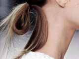 20-effortlessly-chic-vacation-hairstyles-to-recreate-19