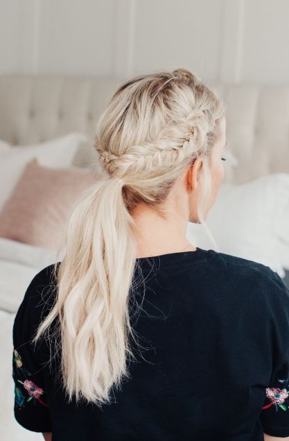 a fishtail halo, a bump on top and a messy ponytail compose a cool everyday hairstyle to rock