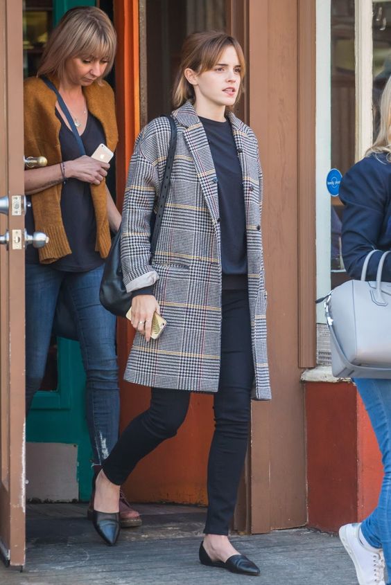 a navy top, black skinnies, black flats and a plaid coat for a simple and comfy casual fall look