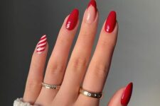 a lovely Christmas manicure idea