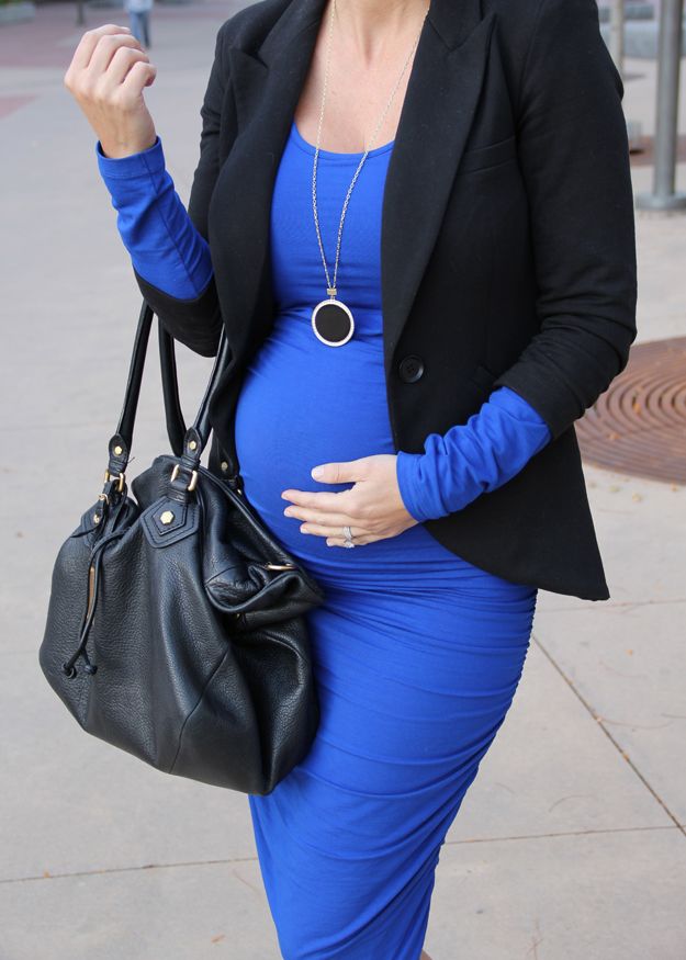 Picture Of elegant and comfy maternity outfits for work  20