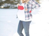 maternity-winter-outfits-to-enjoy-the-season-13
