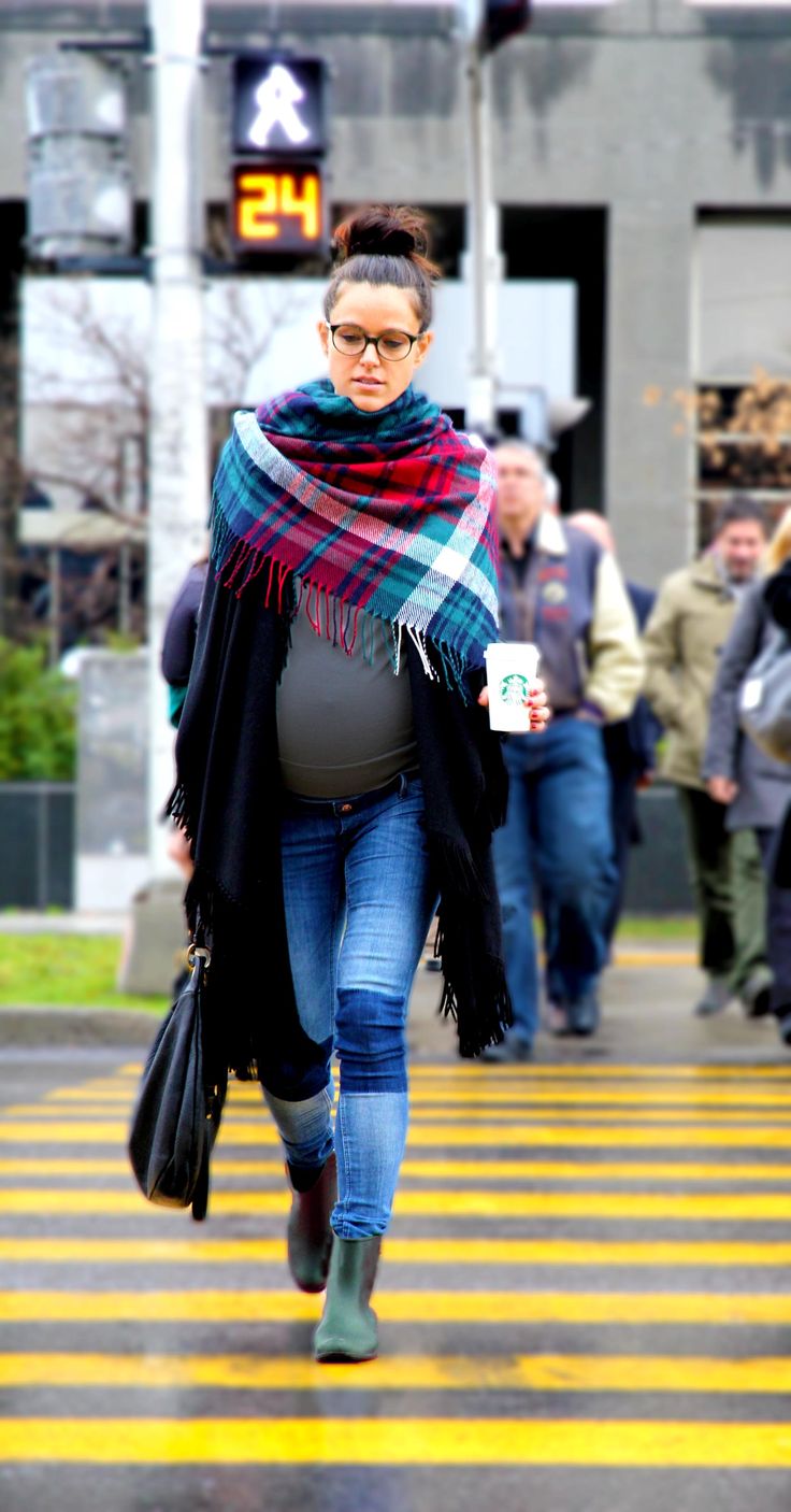 Maternity winter outfits to enjoy the season  15