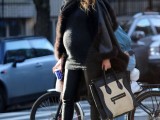 maternity-winter-outfits-to-enjoy-the-season-26