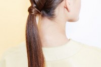 sleek-and-modern-diy-the-hidden-twist-ponytail-1