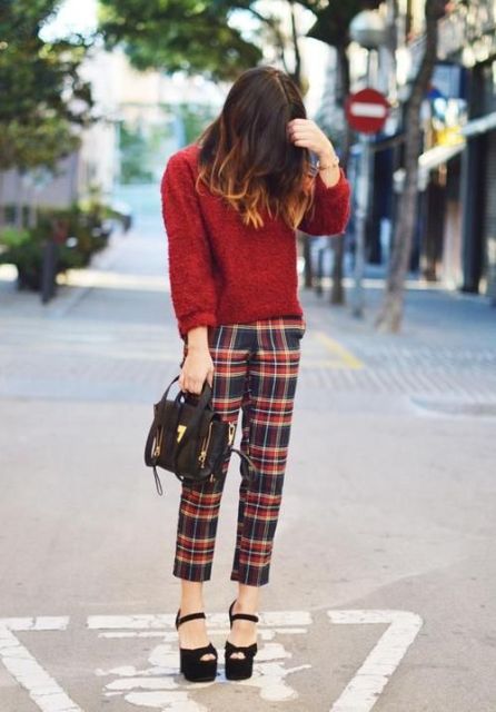 Awesome Checked Trousers Outfits For Ladies