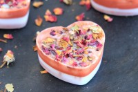 diy-rose-petal-soaps-with-an-adorable-smell-1