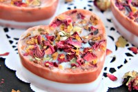 diy-rose-petal-soaps-with-an-adorable-smell-8