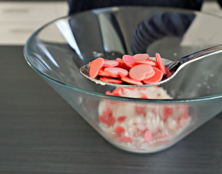 DIY Rose Petals And Heart Bath Bombs For Valentine’s Day