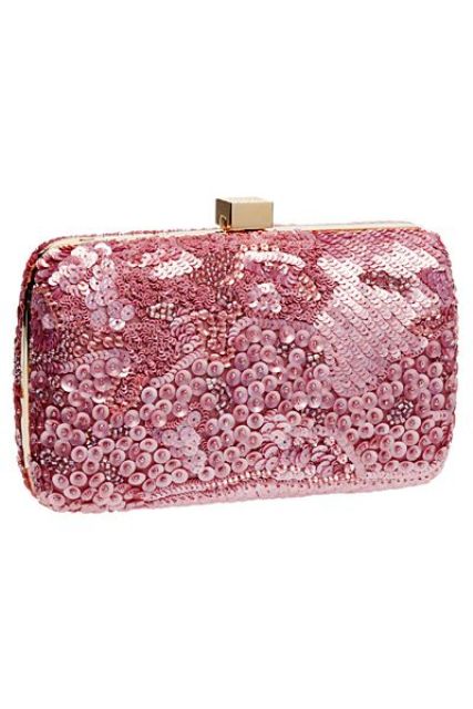 Gorgeous And Bold Clutches For Valentine’s Day