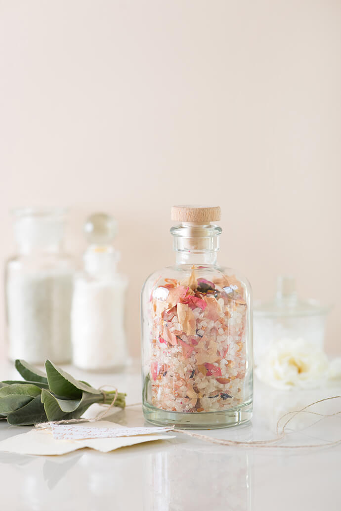Natural DIY Floral Bath Salts For Amazing Bath Time