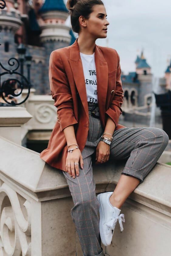 plaid pants, a printed tee, a terracotta blazer and white sneakers for a comfy spring or fall look