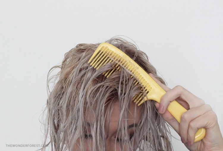 Safe And Easy DIY Hair Tonic For Blondes