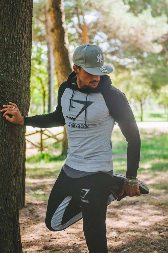 20 Sexy And Comfy Men Workout Outfits - Styleoholic
