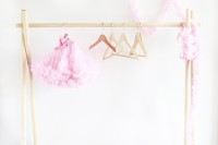 the-easiest-diy-wooden-clothing-rack-to-make-1