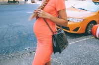 25-pretty-maternity-dresses-you-want-to-live-all-pregnancy-in-and-after-17