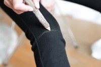 Easy-To-Make DIY Ripped Jeans 3