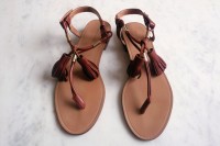 Easy-To-Make DIY Tassel Sandals For Summer 9