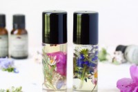 diy-perfume-roll-on-with-wildflowers-inside-1