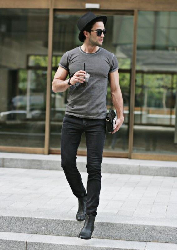 Black Skinny Jeans With A Grey T Shirt