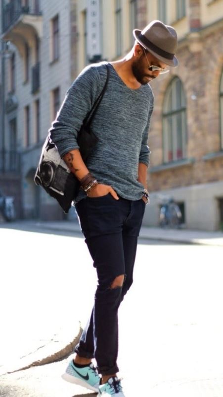 Crew-neck Sweater With Black Skinny Jeans