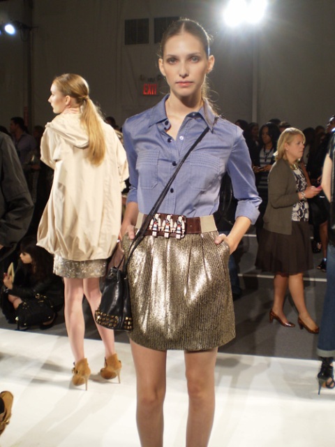 Outfit with blue shirt and mini metallic skirt
