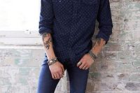 Skinny Jeans With A Printed Button-Down Shirt