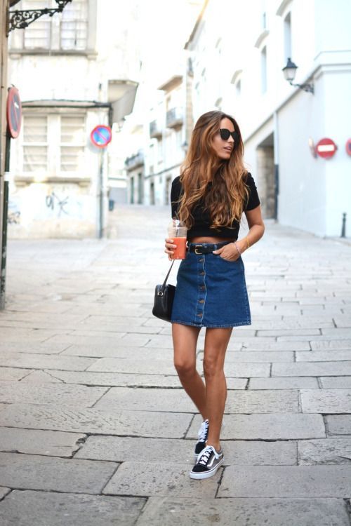 button down denim skirt with a black crop top and sneakers