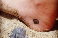08 shell foot tattoo