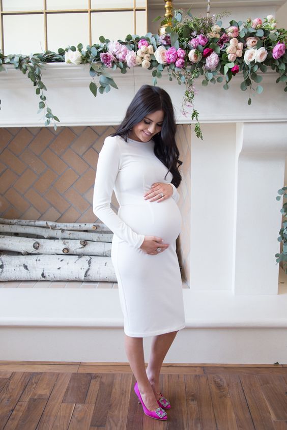28 Adorable Baby Shower Outfits For Moms-To-Be - Styleoholic